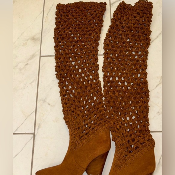 Saint Laurent slouch boots size 40 runs small so fit 8-8.5 very well never worn! - Picture 2 of 2